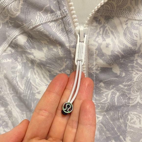 Lululemon Grey Pattern Define Jacket - Picture 4 of 11